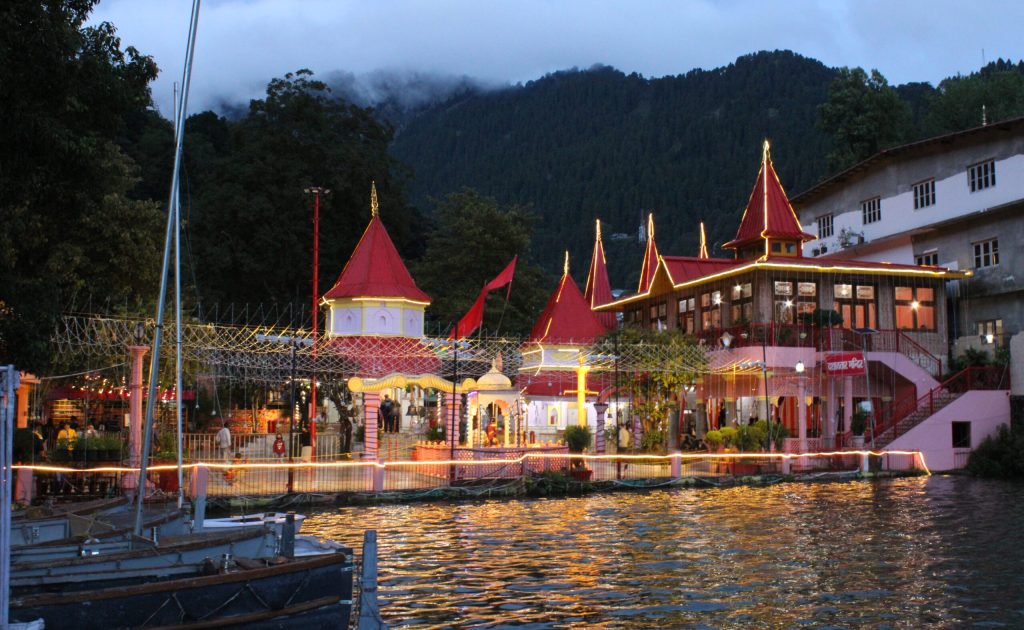 Maa_Naina_Devi_Temple,_Mallital,_Nainital,_Uttarakhand,_India